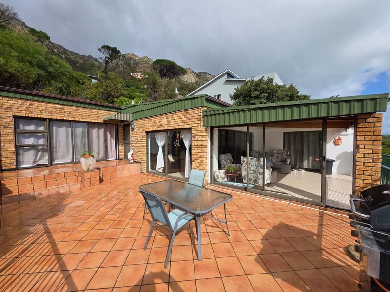 5 Bedroom Property for Sale in Gordons Bay Western Cape
